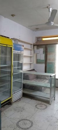 محل للإيجار • ضهر شارع 80 • برادات ومجمدة