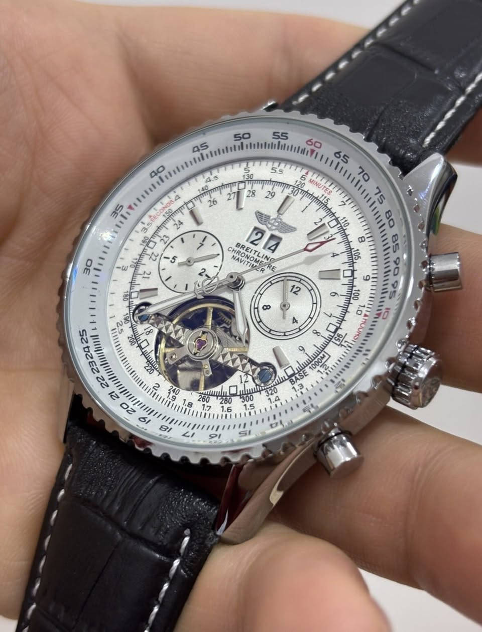 برتلنك طياريين دولية اوتماتيك ماستر كوالتي
موديل قديم وزنها ثقيل
ضد الماء جديدة بالعلبة بعدها غير مستخدمة
مكينتها اوتماتيك وتكويك تشتغل نظامين
قطر الساعة ٤٥
الاطار دوار والسناتر شغالة
السعر  ١٠٥  الف مع التوصيل سعر نهائي ثابت


**إذا كنت صاحب هذا الإعلان وتريد حذفه لأي سبب، رجاءا أرسل رسالة إلى الدعم الفني**