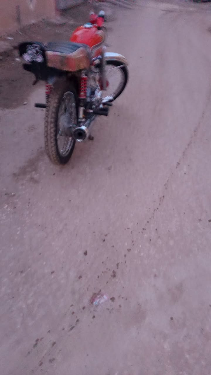 السلام عليكم دراجه تعمير موديل 25 الشاصي 20 اوراق اصواي مكفوله كفاله عامه شلعه معدل  دراجه تخبل وهذا رقمي *********** مكان حله نادر 2
