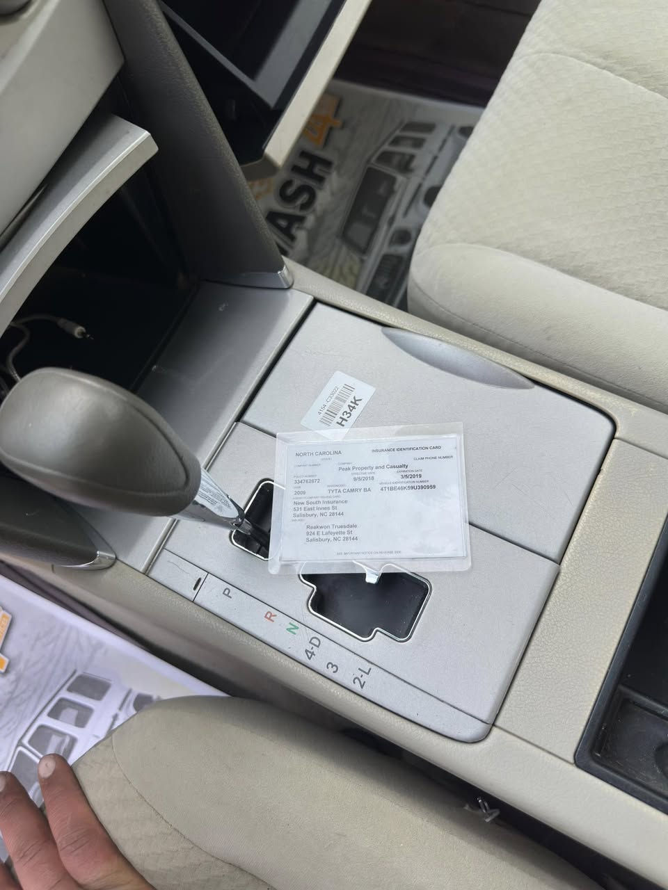 سلام عليكم كامري(2009) رقم بغداد أنكليزي بسمي 
سياره جديده بمعنا الكلمه 
ماشيه 170 سبير ما نازل 
تبريد شغال 
مگينه وگير جداد 
حداديه جديده 
تخم تاير 
بيه صبغ بنيد باب سايق وباب خلف باب السايق 
مكان السياره نجف حي نداء للاستفسار عله هاذه الارقم (***********) ترهم بيع ومراوس حسب القناعه السعر ( 115) بيه مجال
