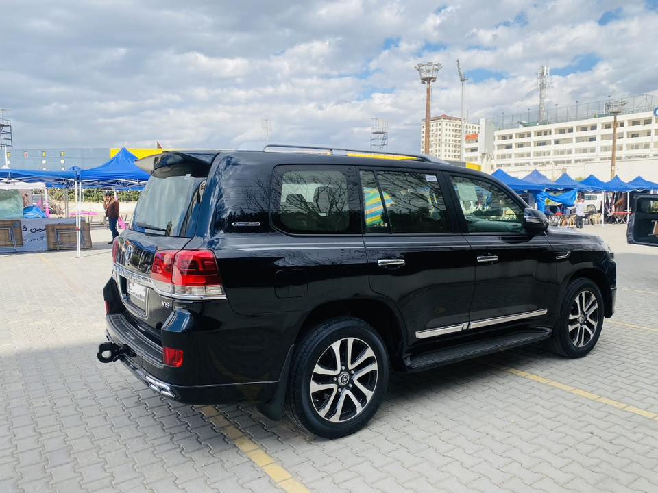 GXR        V6
‎ $ سعر    47500 
‎موبايل  ***********

‎جكساره موديل  2017   شركة ساز مكفول بدون صبغ  فول مواصفات كشنات جلد وثنيهم كهرباء كشن سائق ثلاث دگم ثمانية إرباگ تشغيل عن بعد بخاخ لايت بها حساسات امامي وخلفي ماشي 84000 محرك مامفتوح السيارة جديد دعامي للدعامي بشرط مابه اي النقص  رقم والفحص والهزه والسنوية جديد حتئ   2027 سعر 475  السنوية بأسمي موجود بأربيل
