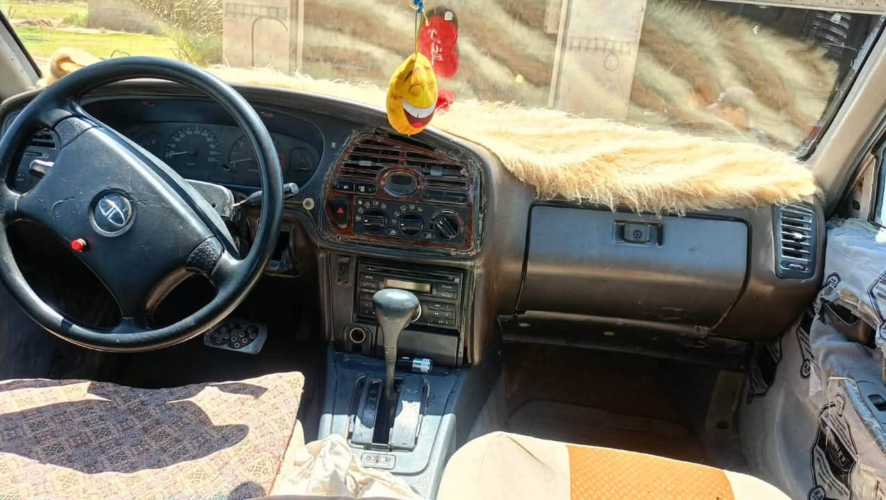 السلام عليكم  للبيع

دايو  برنس فراشه

موديل  1996

محرك مفتوح  2000

كير  اوتوماتيك 

رقم بغداد انكليزي مشروع وطني تحويل مباشر 

محرك وكير مكفول 

صدر خلفي امامي جديد 

تخم تاير باتري جديد 

كهربائيات كله شغال 

غرفه وبطاين جدد 

كاعيه مخمل

مكاني ديالى بعقوبة

السعر   32 وبيه مجال

***********
