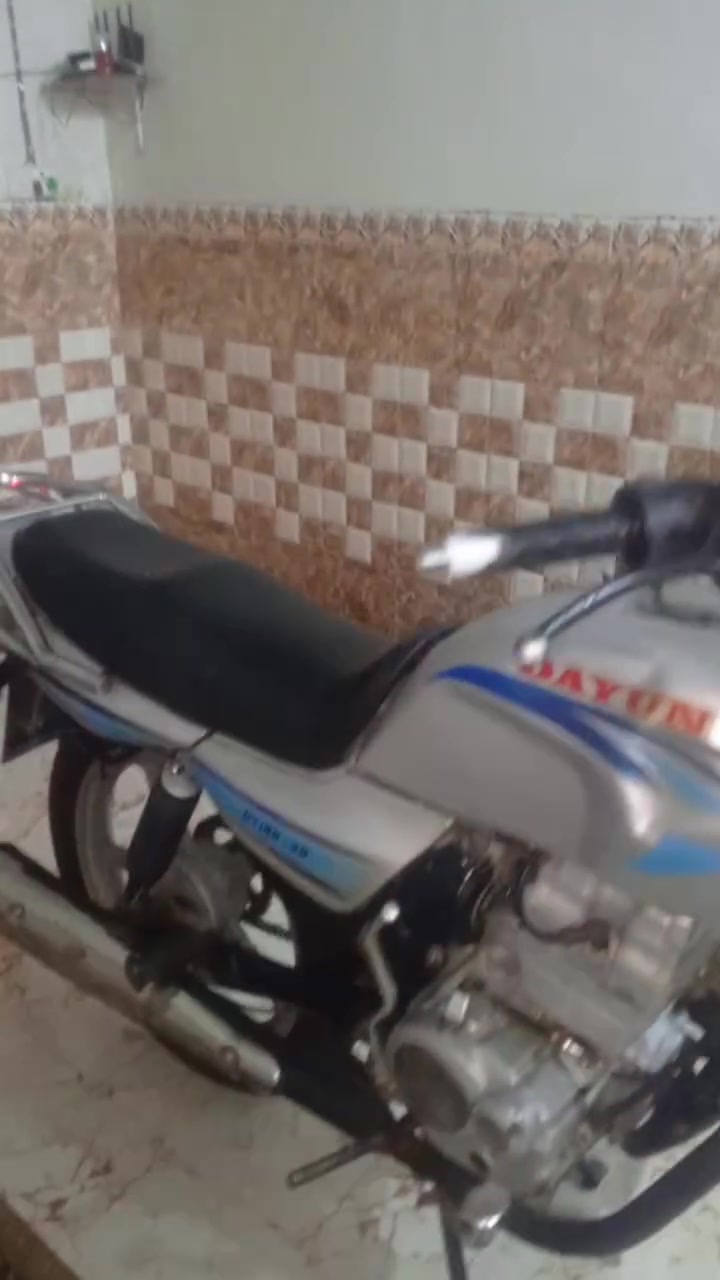 سلام عليكم دايون عضم موديل ١٨ نكره سلف دراجه خير من الله مكينه ناعمه دبل اشاير لايت عالي وناصي   كهربيات تخبل ب ٧٠٠ وبيه مجال حك الجيه ***********
