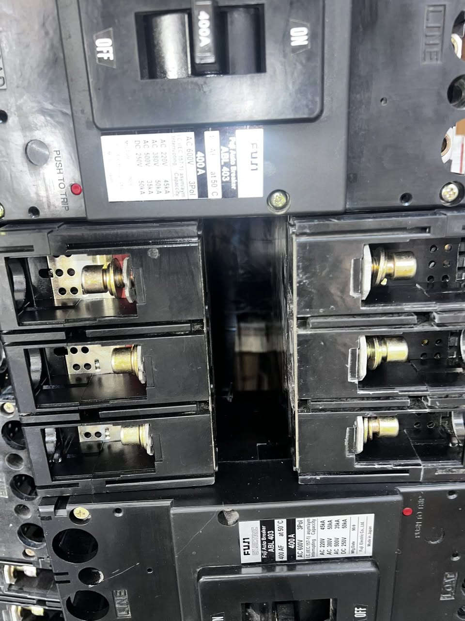 السلام عليكم
توفرت وجبة قواطع فوجي ياباني اسود اصلي 

 400A

300A

 250A

السعر (60) الف 

العنوان الشورجة عگد النصارى مجاور جامع ابو التمن 

*********** 

يوجد توصيل لكافة محافظات العراق 

0️⃣7️⃣7️⃣3️⃣5️⃣9️⃣2️⃣9️⃣4️⃣4️⃣5️⃣
