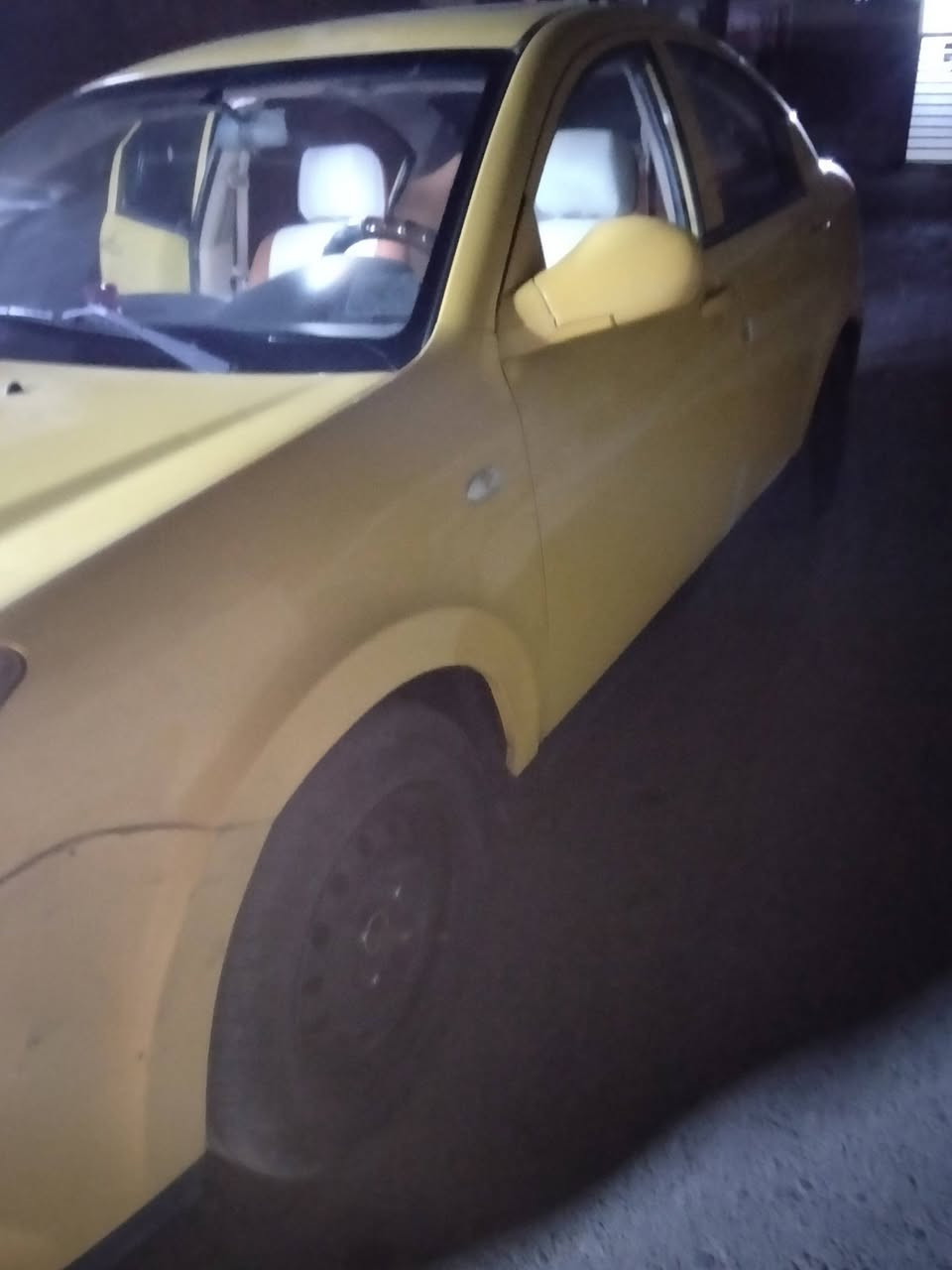 السلام عليكم شيرين E اي فايف موديل 2014 حادث جاملغ ايمن بدون دواخل رقم واسط مشروع وطني شرط التحويل مكينه كير تخم تاير حدادية كلا جديد كهربائيات كلها شغال السعر 40 وبيها مجال العنوان مدينه الصدر***********
