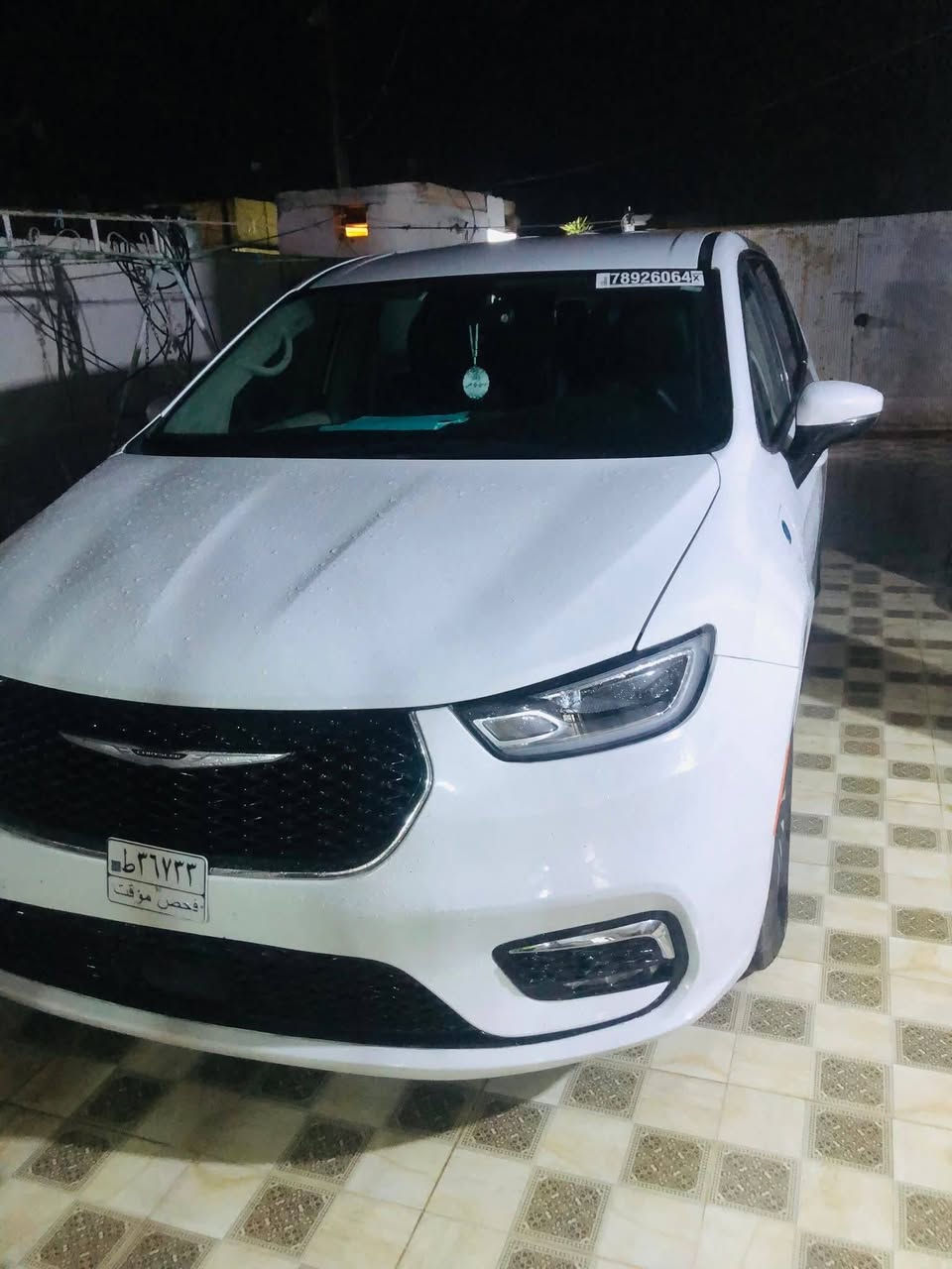 سلا عليكم باسفكه  هايبرد موديل ٢٣ رقم بغداد بسمي. سياره جديده خير من الله ضرر جاملوغ امامي بدون داخل بدون ارباك بدون فتح مكاني ديالى الخالص *********** سعره ٢٧٠ بيه مجال بسيط كلش  تحكم تبريد كله عل شركه.

