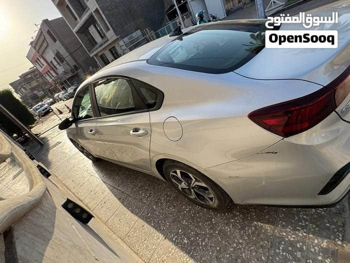 السلام عليكم
كيا فورتي 2019
الون رصاصي 
سيارة رقم بغداد و باسمي 
مفحوصه هزا ورقم الجديد
بدون ايرباك 
شاشة لمس
نظام قيادة سبورت متوسط اعتيادي
ماشية 98mi قابل للزيادة 
(حادث كما موضح في الصور )
حادثة خلفي بدون دواخل
كير at
مانع انزلاق
رادار اصطدام
محرك دوش 2000
للاتصال 
***********
بغداد  اليرموك بغداد, العراق
