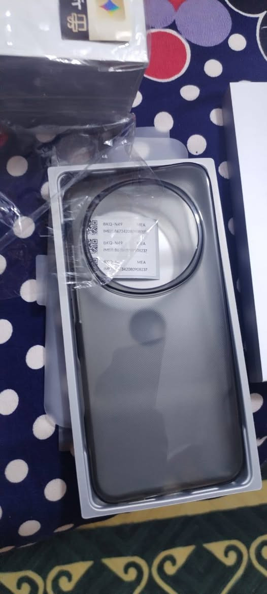 السلام عليكم عندي هونر ماجك 8 برو صار سبوعين من اخذته بعده جديد ويا ملحقات كامله ما مفتوحه رائده مليون 200 قفل الي رائده يراسلني


**إذا كنت صاحب هذا الإعلان وتريد حذفه لأي سبب، رجاءا أرسل رسالة إلى الدعم الفني**