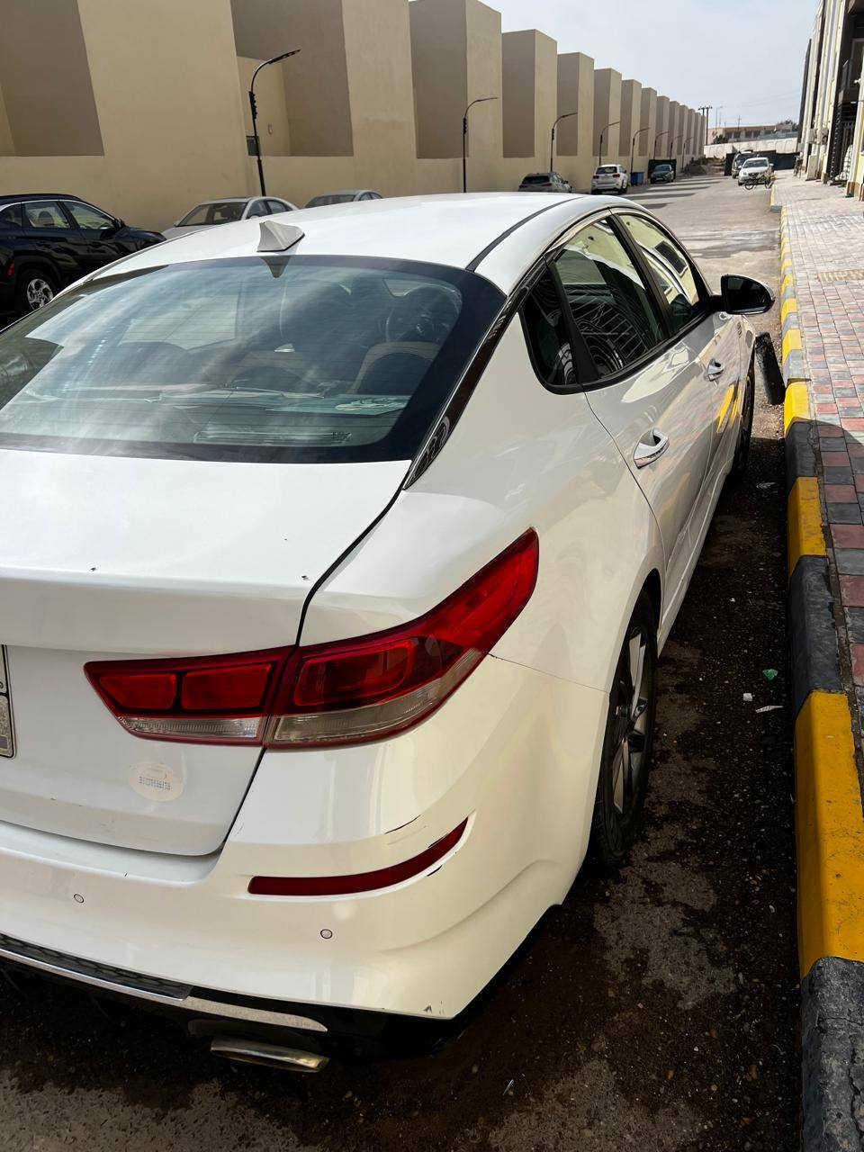 السلام عليكم 
️ كيا اوبتيما ٢٠٢٠ أمريكي للبيع
▫️ ماشيه ٨٨ مايل 
▫️ إيرباك سليم، شواصي لغود كله سليم
▫️ كير ومكينة كفالة

▫️ رقم شمالي تحويل وكالة
▫️ السنوية بعدها

▫️ مواصفات السيارة:
▫️ أشاير بالمراي
▫️ رادار أمامي
▫️ شاشة كبيرة
▫️ شاشة أعطال
▫️ ليدات أمامية وخلفية
▫️ تحكم ستيرن
▫️ بلوجكتر زينون
▫️ كاميرا خلفية
▫️ رادار جانبي
▫️ 3 أنظمة قيادة
▫️ تحديد مسار
▫️ CarPlay
▫️ سايد بريك بالرجل

▫️ السعر ١٦٢  وبيه مجال بسيط جدًا

▫️ العنوان: بغداد – مجمع الزيتون السكني 
▫️ ***********
