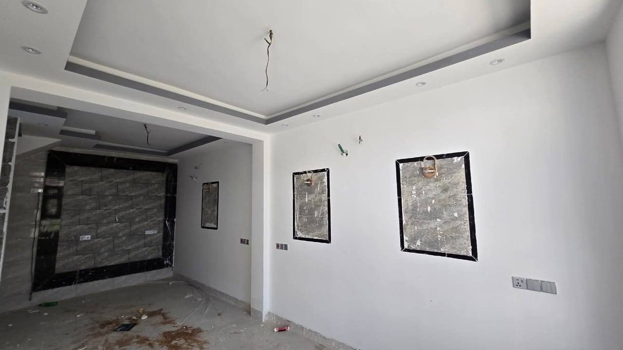 #دار حديث #أللبيع #طأبقين في كربلاء عكد بليبل #خلف #الكراجات شارع ميثم التمار #10دقيقه مشي الامام الحسين عليه السلام يصلح دأر سكن حسينه #ألزوأر  يتكون من  غرفتين نوم وصأله مطبخ أستقبأل مغأسل دأخل وخأرج  ألمسأحه 50 متر طابو زراعي قرار محكمة سند25 توجد خدمأت كأمله مأء كهربأء مولد تبليط مجأري للأستفسأر يرجى أتصأل على ألرقم ألتألي يوجد وتسأب فأيبر يمو مأسنجر  ***********
***********
