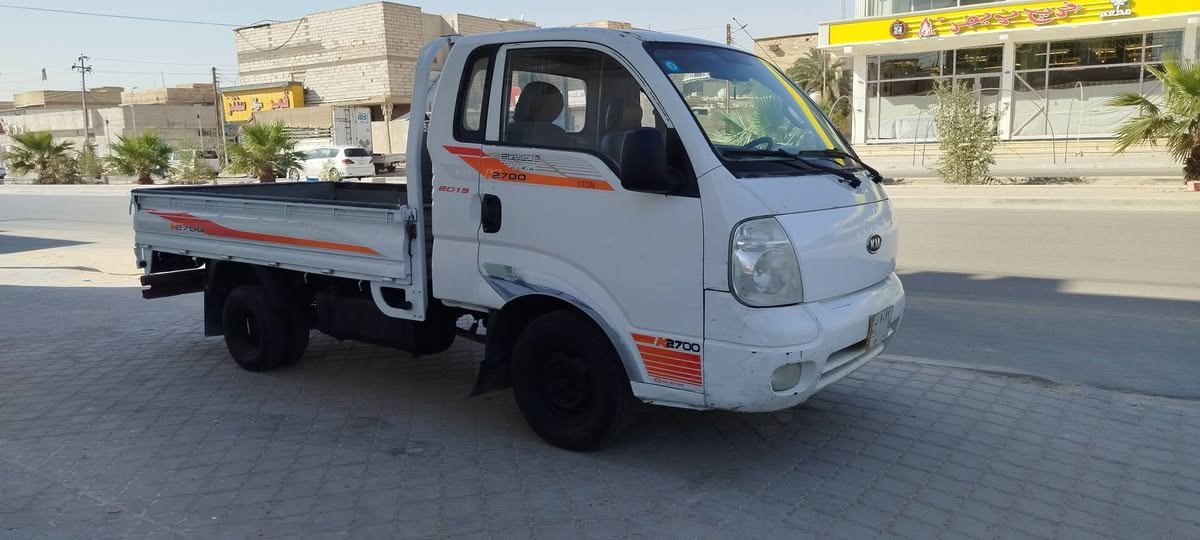 السلام عليكم كيا بنكو موديل 2012 السياره مكفوله من الضربه مصبوغ بها صبغ بالدواسات ماكينتها بها خيط بخار سعر السياره 75 وبيها مجال للشراي مكان السياره بصره*********** سنويه السياره  29 مصفره ضريبه وغرامات
