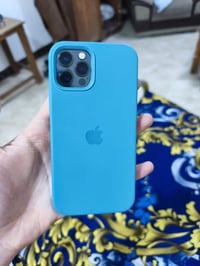 آيفون ١٢ برو • ٢٥٦ • كسر بالظهر