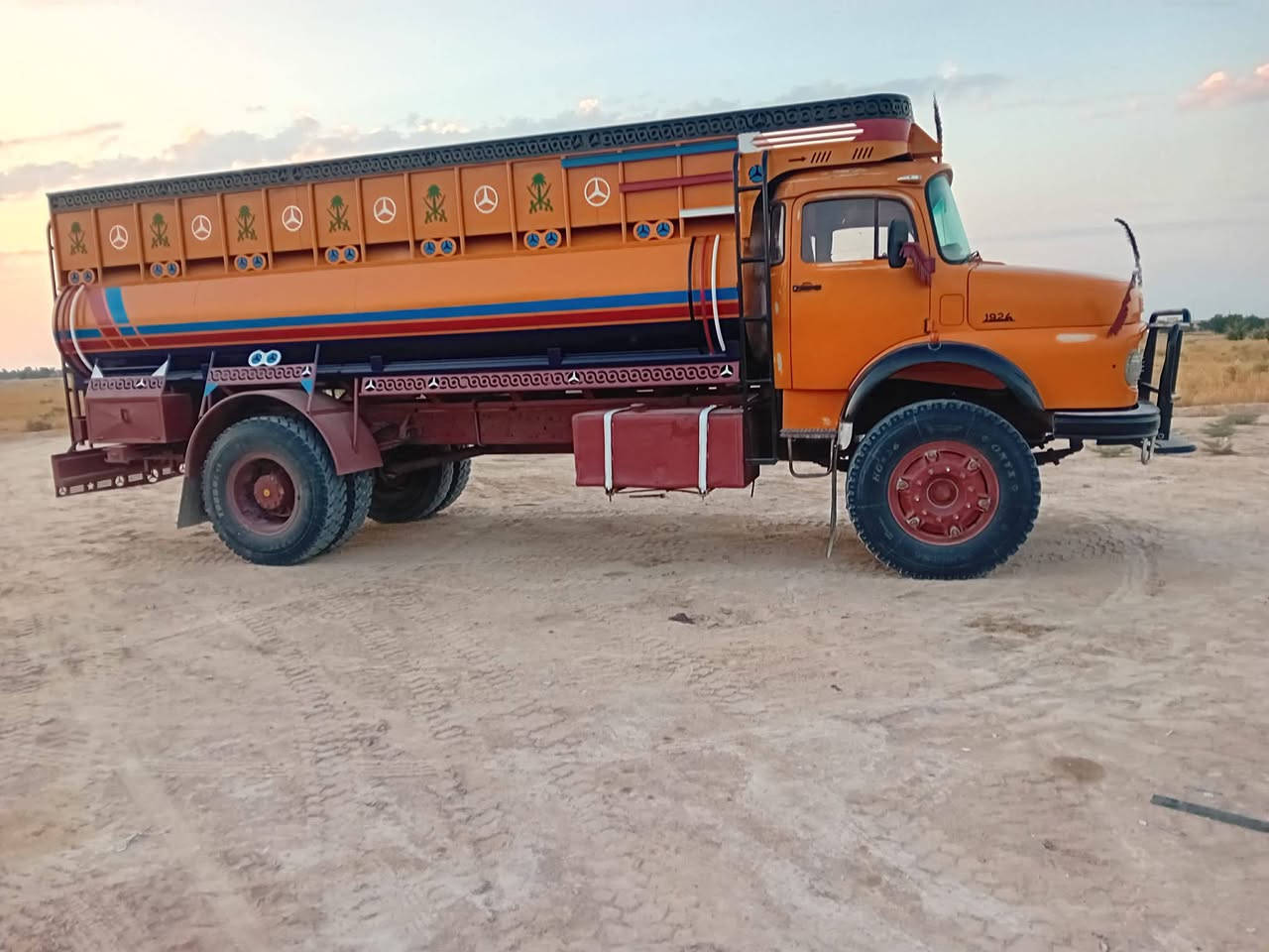 السلام عليكم قجمه موديل 74 رقم صلاح الدين انكليزي شاصي مكفول بدون  باج تخم تاير  وايت جديد سياره مكفوله  محرك 55 كير 25
***********
