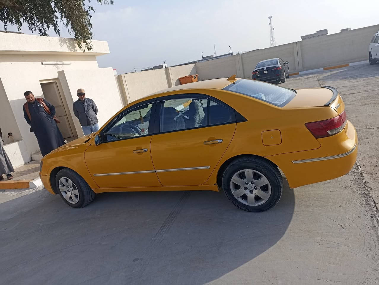 السلام عليكم
سوناتا للبيع : 
موديل 2009 
سنويه لل29 بسمي شرط التحويل بدون وكاله 
السياره صدر حداديه تخم تواير كله شرط جديد 
كير محرك شرط شرط شرط جدد شادهن 
السياره ما ناقصها ربع تبريد تدفئه 
ضررها جاملغ امامي فقط 
مكان السياره الدين الشرقاط 
سونار وين متريد تفحص افحص وحياكم 

***********  احمد عواد 

#ملاحضه وكاله لحد يدور كبل تحويل غيرها ماكو
