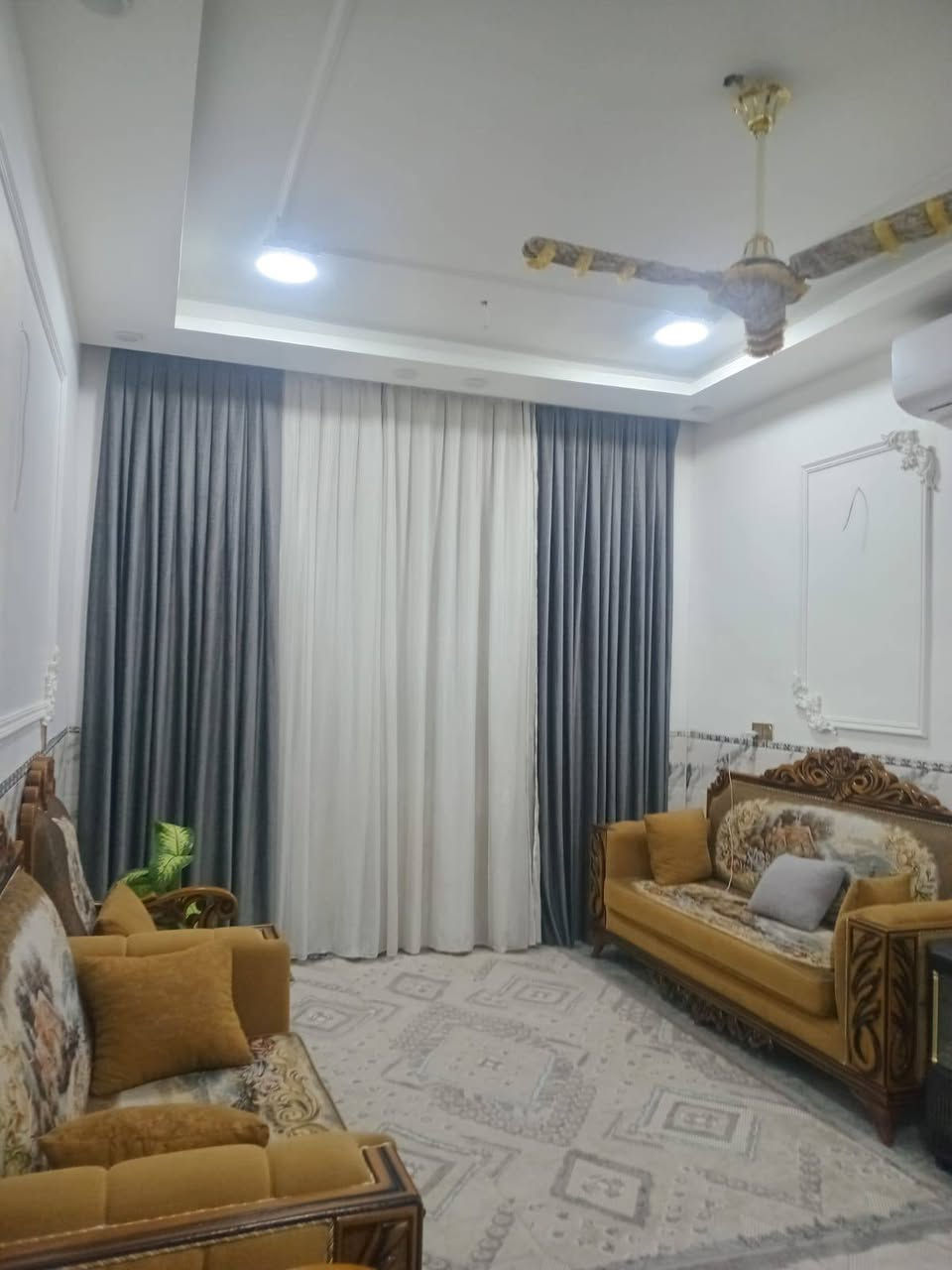 دار اللبيع ١٠٠م طابق واحد ستاره وبيتونه
مقاطعة٢/١٥نهايه ٢/٩ قريب التبليط للاستفسار ***********
