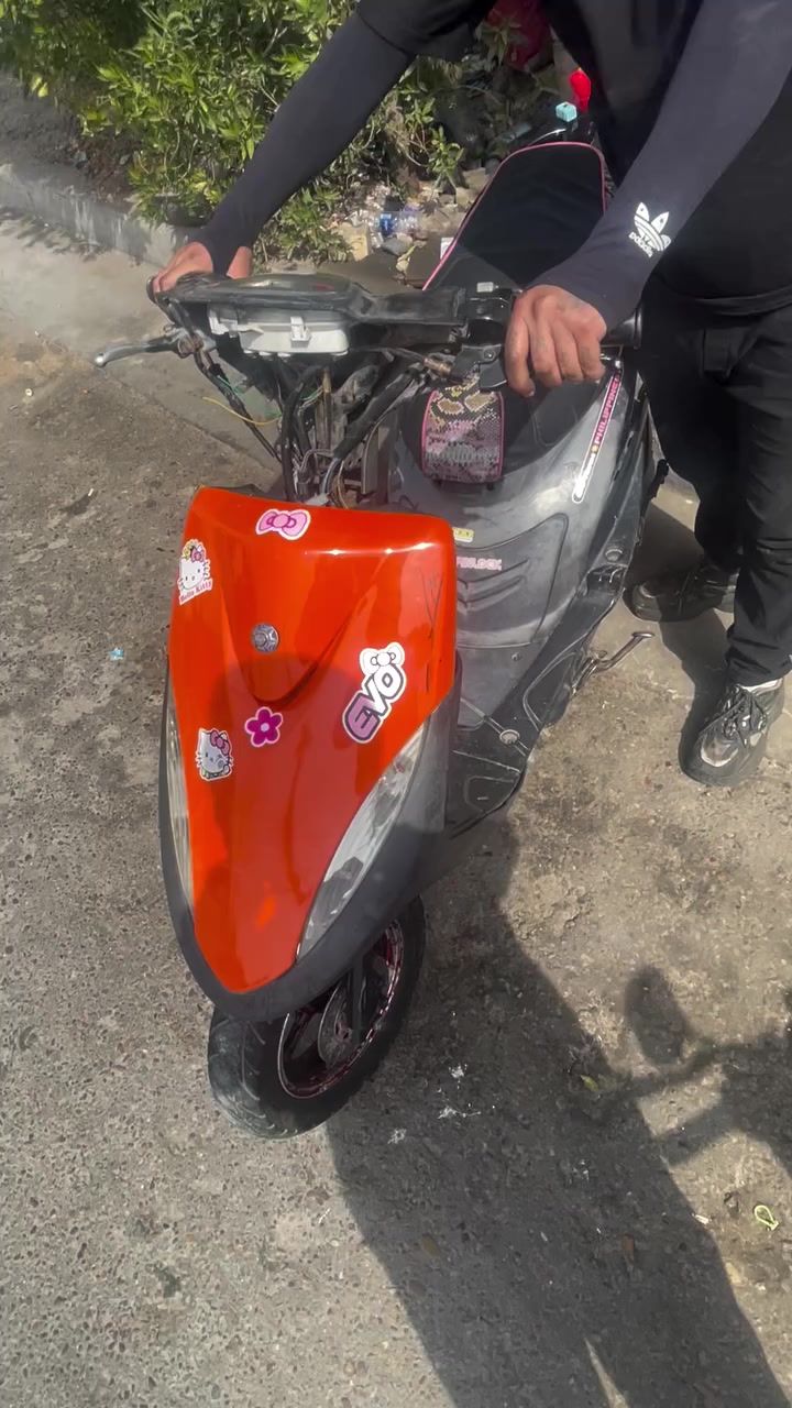 السلام وعليكم ماكس بلاديه للبيع شرط الشلعه والمعدل سلف وهندر بيه كلجات و اوياله اصلي
قبق فلاوين وقطره وشوته أربع ولفات 

للبيع بغداد الجديده شارع المسبح 

***********
