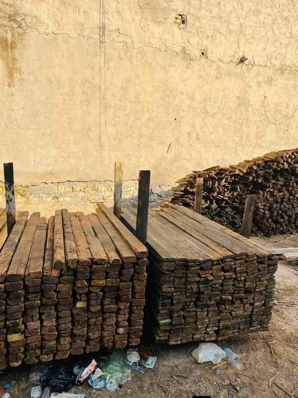 سلام عليكم قالب خشب للبيع العدد 14 مكعب بسعر مناسب الرقم ***********
