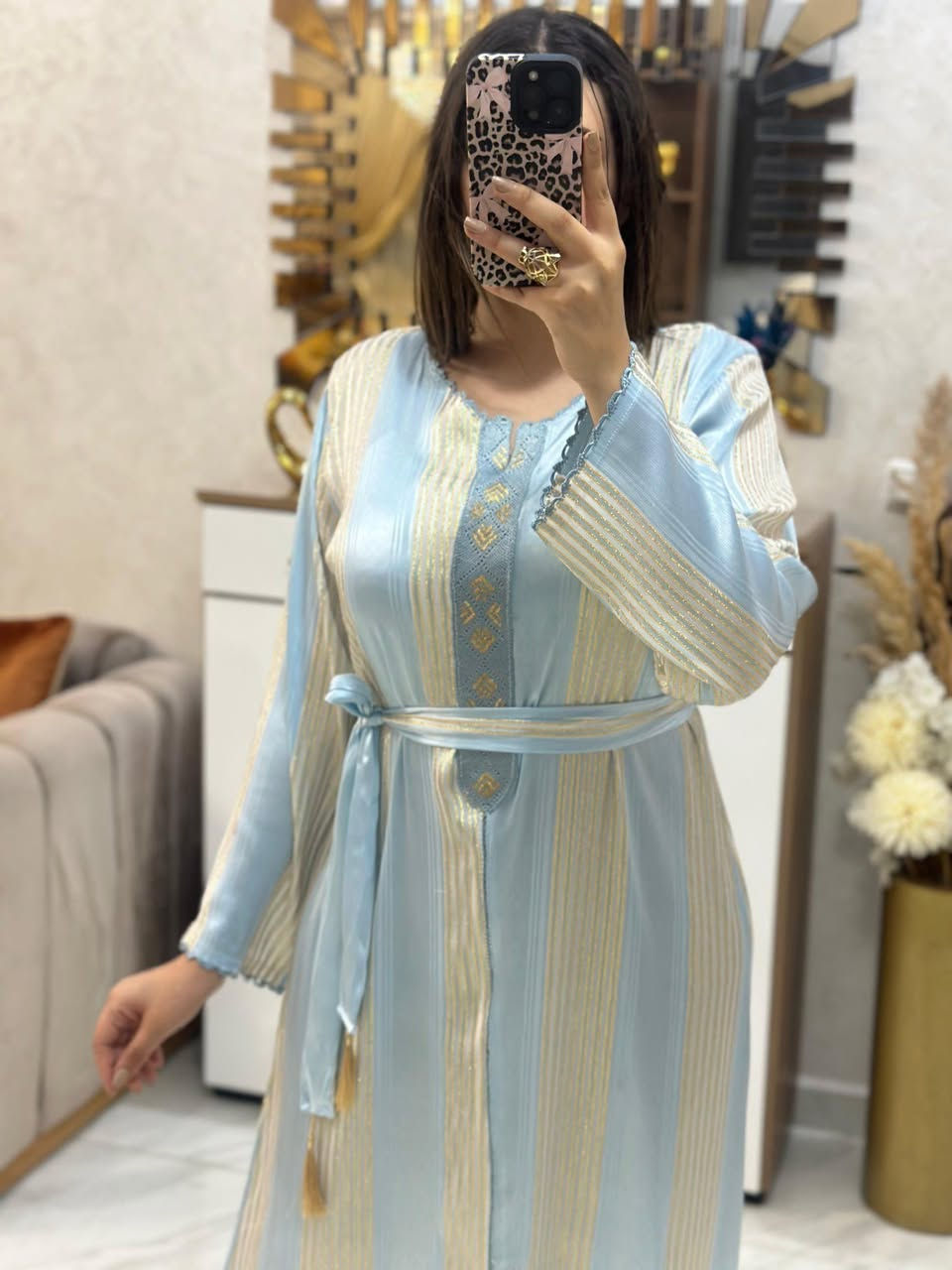 قفطان جوهرة بالحزام مخدوم بالراندة ديال ليد
L xl xxl 3xl
توب جوهرة حرير


**إذا كنت صاحب هذا الإعلان وتريد حذفه لأي سبب، رجاءا أرسل رسالة إلى الدعم الفني**