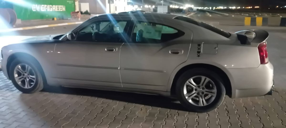 سلام عليكم جارجر مديل  10 فول مواصفات رقم بغداد مشروع وطني باسمي سياره تحويل ثاني يوم
مكينه وكير كفاله تبريد ثلج منضومه زننون كامله 
سعره 110 بيه مجال قليل ***********
سلام عليكم جارجر مديل  10 فول مواصفات رقم بغداد مشروع وطني باسمي سياره تحويل ثاني يوم
