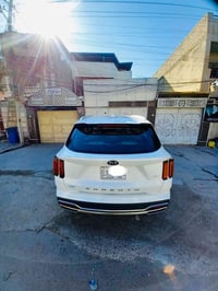 سورنتو 2021 للبيع  كير عصا 6 سلندر  سبعة راكب رقم بغداد باسمي  السعر 2...