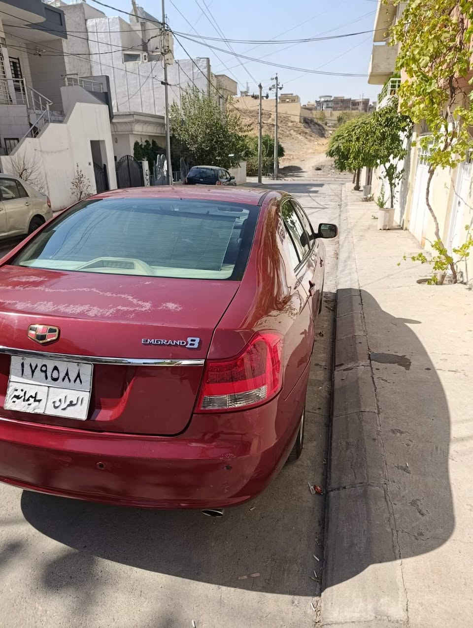 جیلی ئێمگراندی ٨
مارۆنی 
بێ بۆیاخ 
٢٠١٤ فوول
بەس کاڵ بوونەوەی هەیە 
هەموو گیانی بەشەرت 
تازا سێرفزی عامی بۆ کراوە
سەنەوی بەسەرچووە
سۆنەریم داناوە
نرخی ٦٥ گەڵاو معامەلە
١٥٠ هەزار غەرامەی تێدایە دوای معامەلە ئەگێڕێتەوە
0770 533 9475
