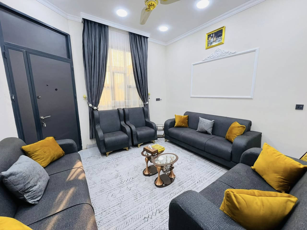 🏚 دار للبيع 🏤 الموقع شهربان الثوره مقابل المستشفى الجديده ✅️ موقع مميز 🛣 خدمات كاملة 💥 بناء حديث ⚜️ نوع العقار طابو صرف ⭕️ مساحة ( ١٣٠ ) متر🔺️طابق واحد ( ١ ) غرفة نوم 🏛 وستقبال 🔱 وصالة 🛖 ومطبخ عدد (٢) ومجموعة صحيات كاملة 🔶️ ومناور عدد ( ٢ ) للتواصل 
***********
