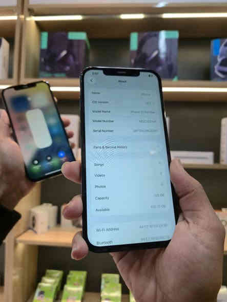 🖤iphone 12 Pro Max 💙
بسعر 269 الف فقط 🫡
نموذج M امريكي 
فيس ايدي مو شغال💪 
ذاكرة 128
بطاريه 80 واكو مبدل 100🫢
فقط مبدل شاشة اصلية ثلاث خيارات اصلية مال سوق وضمان سيم كارت لمس شحن صوت اتصال ولوايفاي كلوووو😘 ضمان 
بسعر 269 الف فقط🙃 
واتساب ***********
مكان أربيل هافالان قرب جامع سيد طيب #هفالان_موبايل
