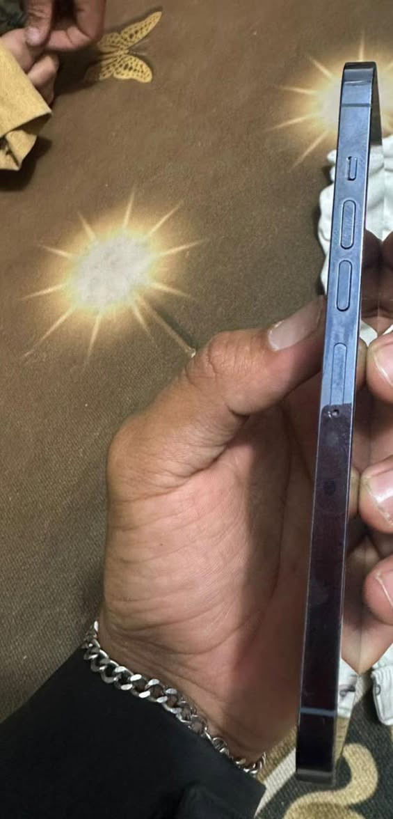 آيفون ١٣ برو ماكس
ذاكرة ٢٥٦
نموذج M/A
بطارية ٨٥ 
نظام iOS 26.2.1
جهاز جديد شخط مابيه 

اني مكلف بالنشر 

صاحب التلفون ***********
