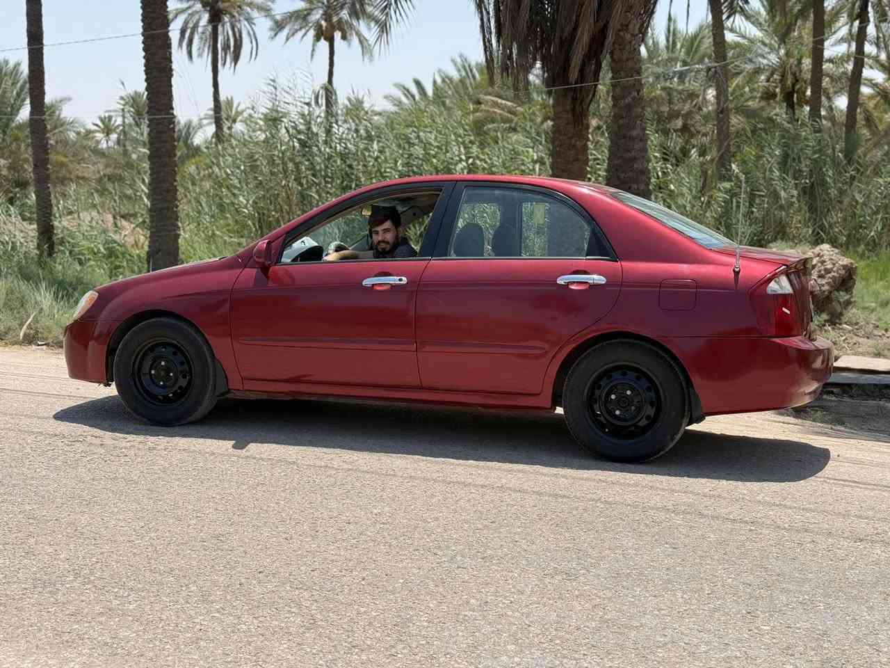 سياره سبكترا للبيع موديل 2006 سياره نضيفه كير ومحرك لوز تبريد شغال مكينه 2000 مكانه كربلاء  ممتواجد ع الفيس *********** السعر 70 وبيه مجال بسيط حك الجيه
