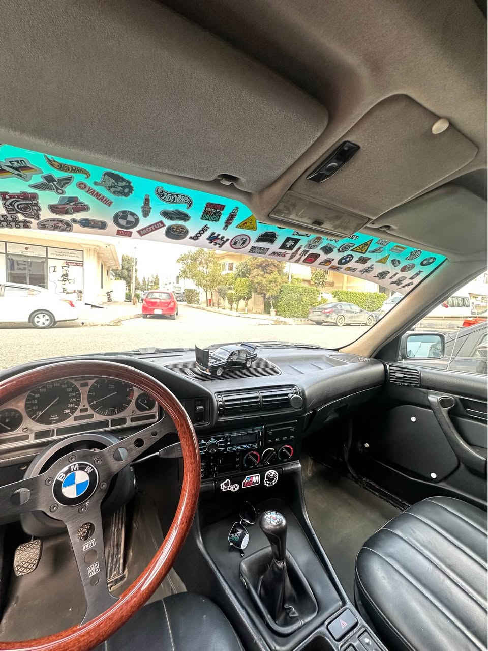 Bmw 525i  مۆدیل 93دیجیتەڵ
فولی گێر عادیە سەیارەکە ماشاللەی دەوێ چار تایەو ویلی  m مۆدیل نوێی لەسەرە  رەقەمی سەنەوی نوێ هەتا ٢٠٣٠
تەبرید ساردو گەرمی بەشەرت گێر مەکینە مەزبوت کەپس عامە لۆ جوانی جەمپەکی زۆۆر خفیفی پشتی هەیتی بێ ئەوەی حوزی سپێری ئەزیەتی خواردبی
سعری ٦٢ معامەلەکی کەمی تێدایە 
لە هەولێرە 
رەقەم تەلیفۆن   *********** أربيل, العراق
