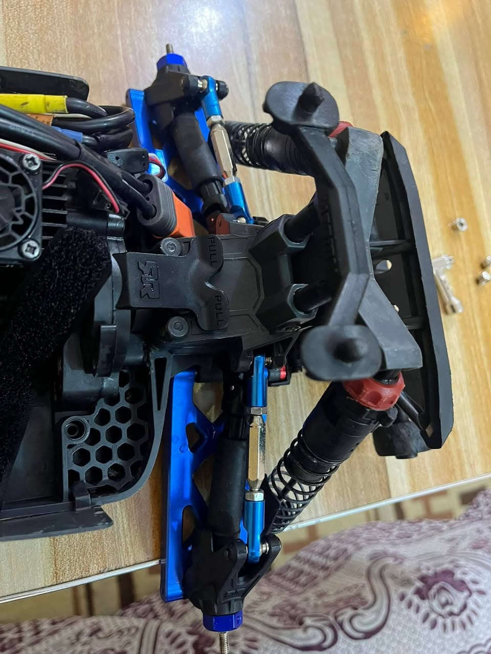 السلام عليكم 
ارما كرانيت 3s قياس 1:10 
عليها تزويد طبلات و اذرع و كير و اضافات مثل ما موضح بالصور 
 الريموت و الرسيفر محدثات dx3 
وياها ملحقات تخم تاير اضافي جديد و شاصي اضافي جديد و بطارية 3s و شاحنة سمارت dc 

للبيع او المراوس بسلاش التميت او ارما مهافي حصراً


**إذا كنت صاحب هذا الإعلان وتريد حذفه لأي سبب، رجاءا أرسل رسالة إلى الدعم الفني**