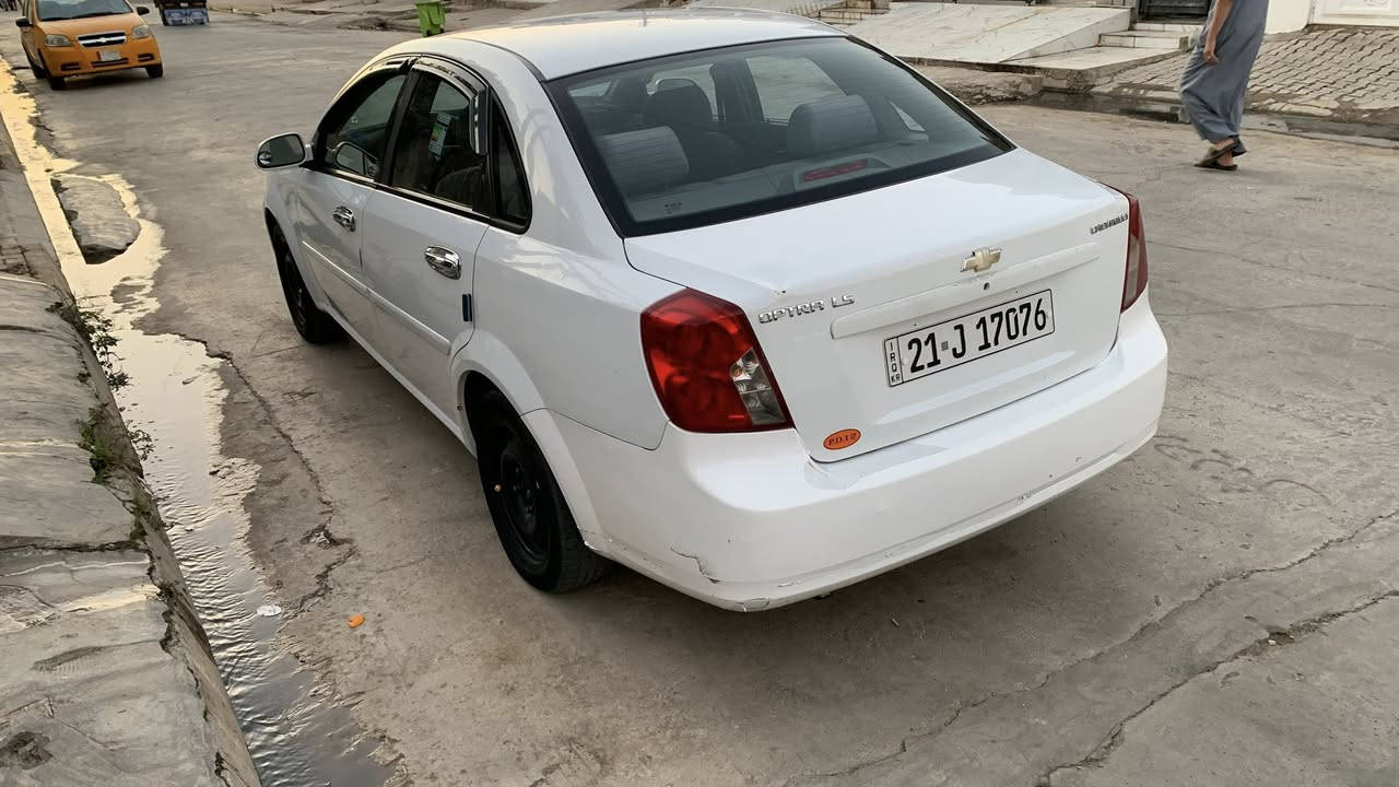 اوبترا 2011 خليجي
كير اوتماتيك 
رقم سليمانية شرط التحويل 
السيارة بدون حادث و ضربة و بدون صبغ بيها شخط بل باب او بارد بسيط
بطاقة بانزين بيها 
تخم تاير جديد 
العنوان كركوك 
السعر 86 او بيها مجال بسيط
***********
