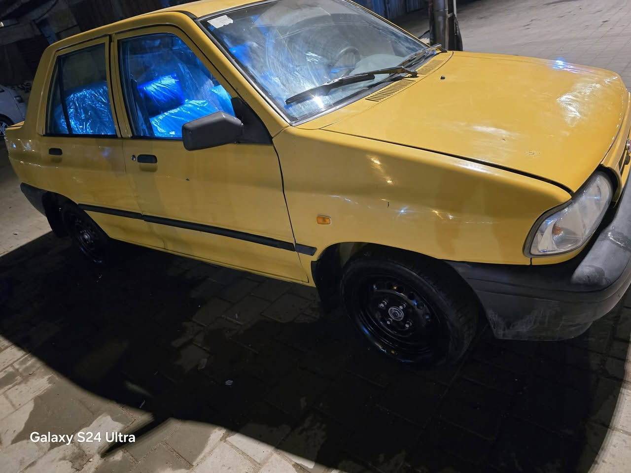 السلام عليكم سايبا 2015 سياره حلوه ونضيفه رقمها احمر وبيها غلط بل سنويه مكتوبه خصوصي
وعليها هيئه 500 كير مكينه صدر تايرات كهربائيات كله جديد ترايك وين ميعجبك السعر 25 وبيها مجال مكاني مدينه الصدر قطاع 39  هاتف *********** 
اي استفسار الاتصال ع رقم الهاتف
