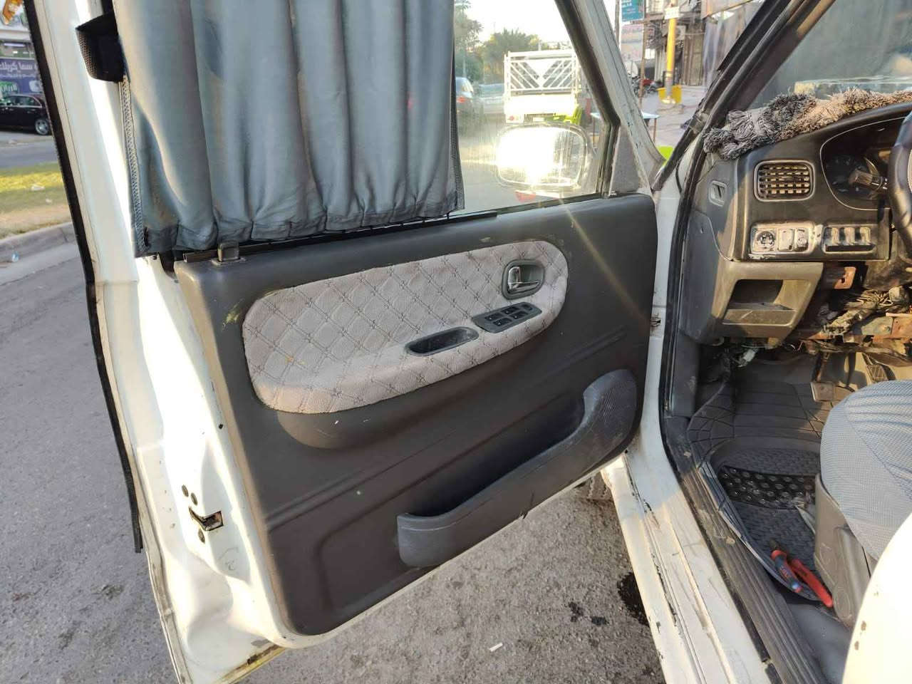 كيا سبورتج 2002 طويله شمالي السياره معدل بيها هواي تاير ويل مال جالجر درع خلفي سيبايه عمل ...لغود يعني متعوب عليها مال جناي هزه وفحص قبل يومين سنويه جديده لغاية 2031 بسمي تحويل او وكاله تدلل سياره مكينه وكير فور اس ياباني شرط قبل يومين رجعت من دهوك وين متحب ترايك تبريد شغال كهربائيات بعد هزه جديده اكيد كلشي فول ....مكانها كربلاء ممتواجد عالفيس اتصال او واتساب موجود *********** كربلاء, العراق
