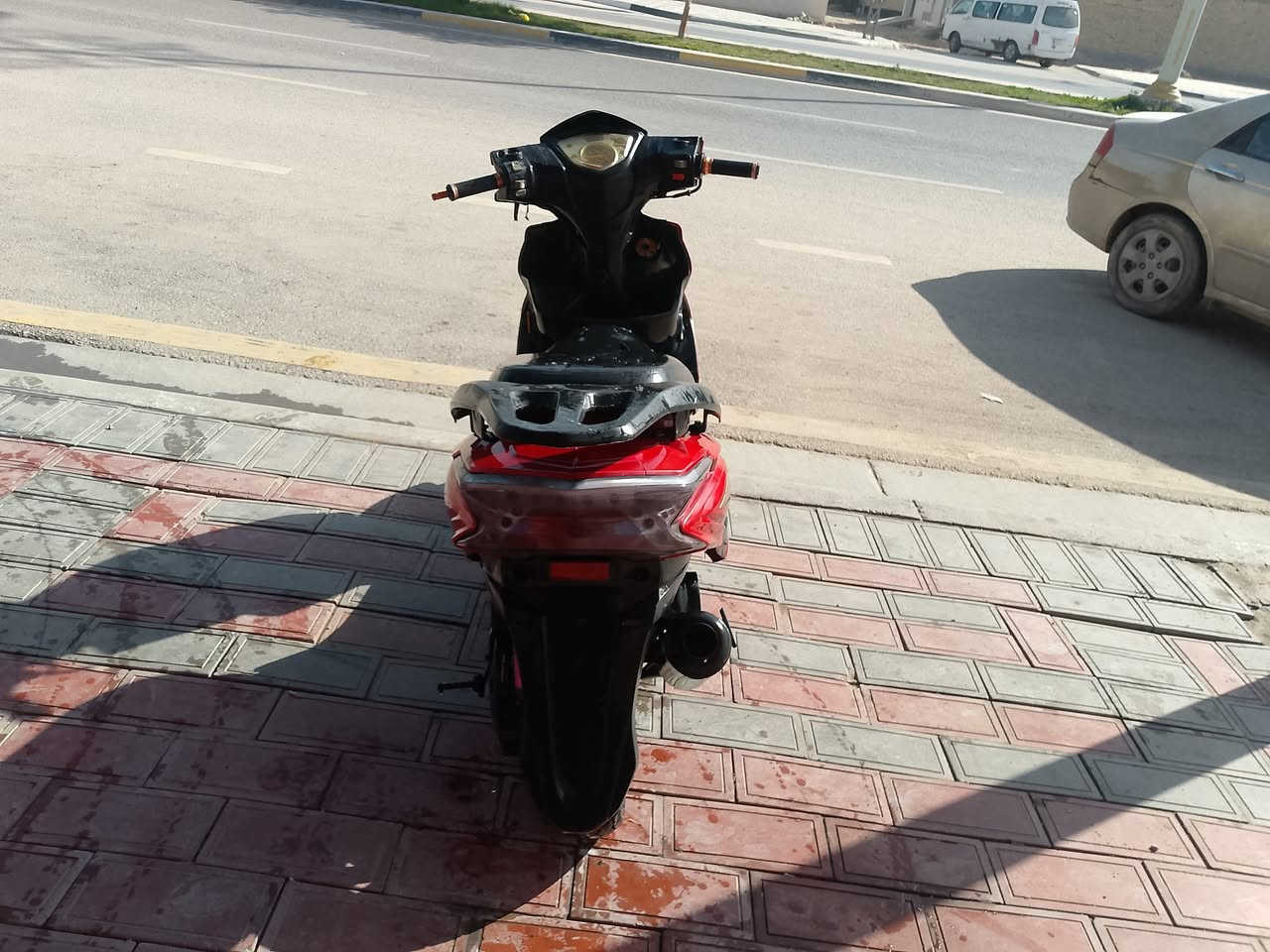 دراجه سكنز صيني محرك ياباني دراجه كله شغال السلف عوز باتري بس 350 وبيه مجال ***********
