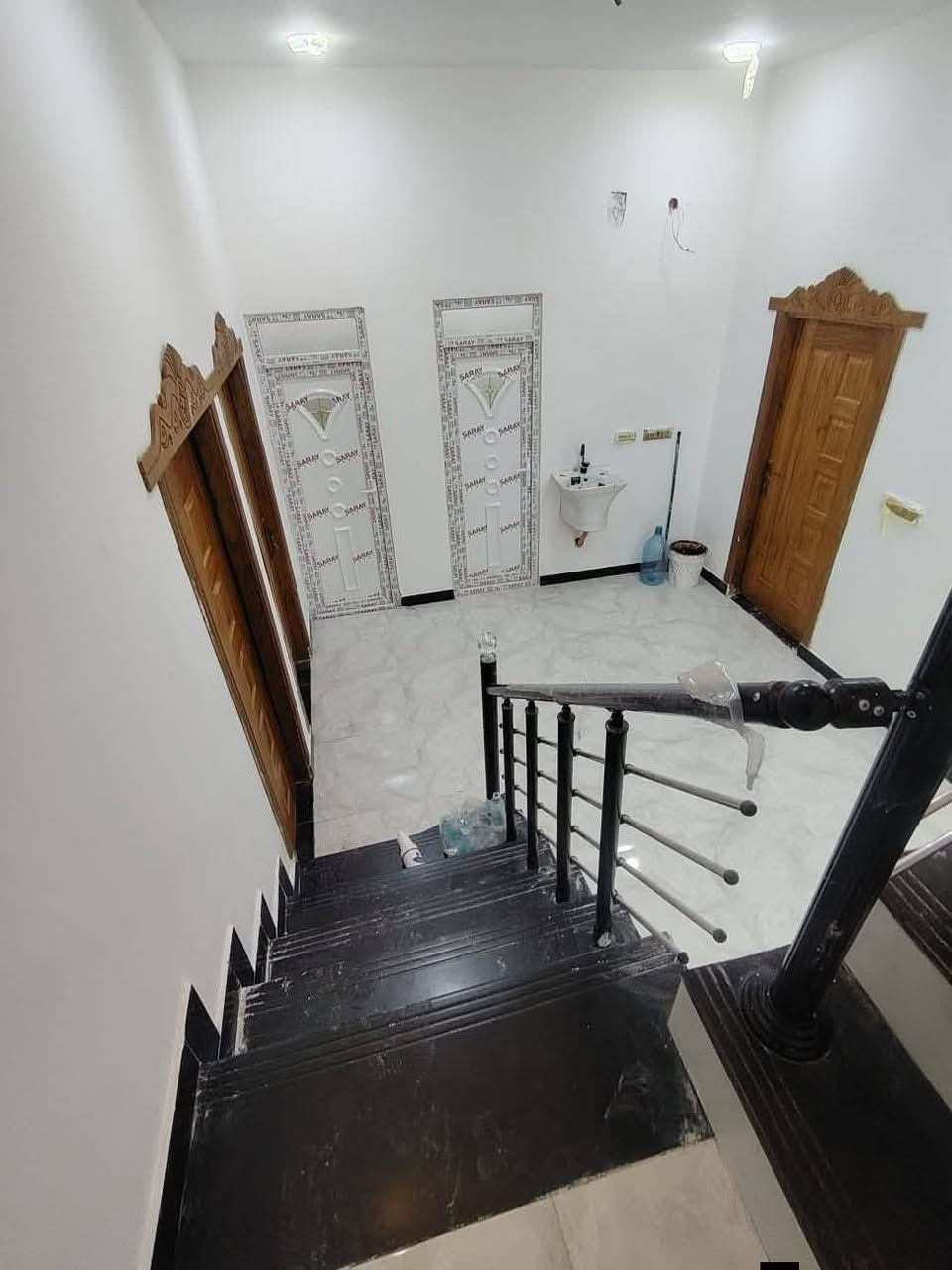 أسعد ألله أوقاتكم بكل خير 🏢
اللاستفسار📲***********

دار سكن للبيع بقمت روعه 🏭
 المساحة 120 م
ركن على شارعين
بناء حديث شقل درجه أولى👍
على شارع 10م 
كافت لخدمات متوفره 

محتويات البيت ⬇️
1- 
2- دوانيه
3- صاله
4- مطبخ
5- غرف منام عدد 2 
6- صحيات خارجي وداخلي

نوع العقار طابو زراعي
بأسم عراقي سند 25
الموقع راقي ⚡
البصره أبي الخصيب العوجه 
شارع الوصطي مقابيل مستشفى صيني 
كل هاذ جمال وترتيب
بسعر 65 وبي مجال لشراي
اللاستفسار 📲 ***********
