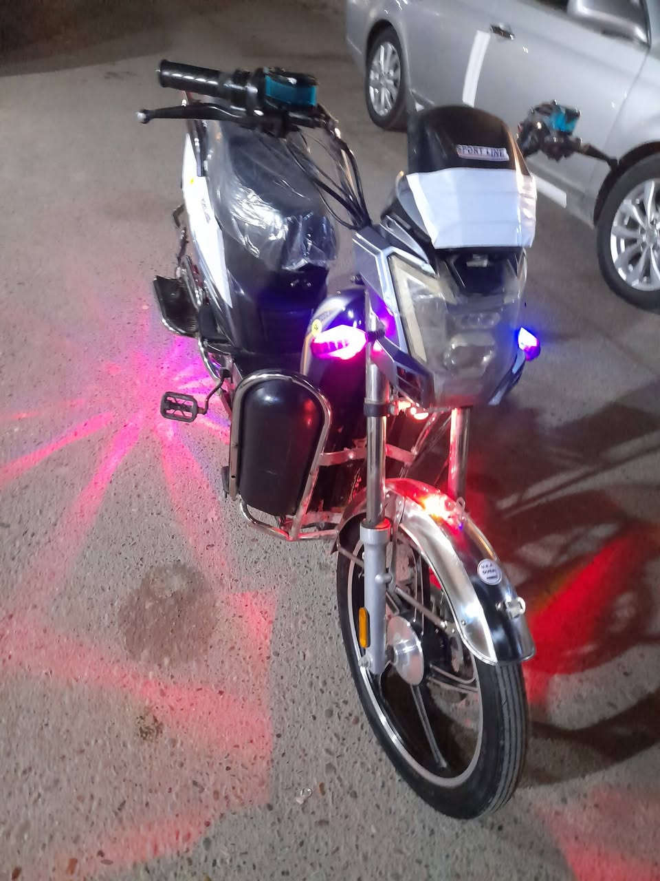 السلام عليكم دراجة هارلي 2025
5 بطاريات كبار جدد 
مثبة سرعه 
3 نمر 
تشغيل عن بعد 
انذار سرقه 
دبل اشاره 
السعر 350 وبيها مجال 
العنوان بغداد بلديات 
الرقم ***********
