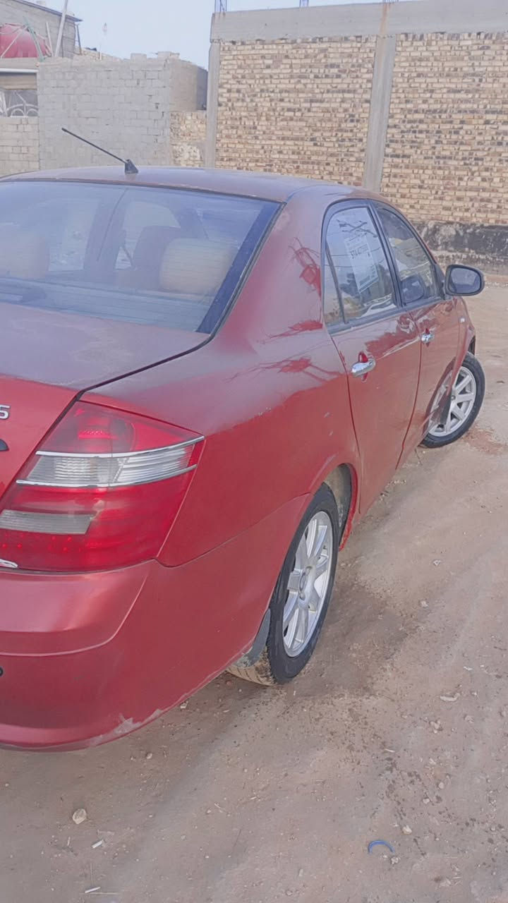 السلام عليكم جيلي موبل السياره وضع شركه رقم بغداد كفاله عامه لا صبغ لا طخه لا معجون لا خياس تخم تأير جديد مكينه وكير كفاله السياره أحله من الصوره كير عادي المكان حله ابي غرق 
الاتصال ***********
