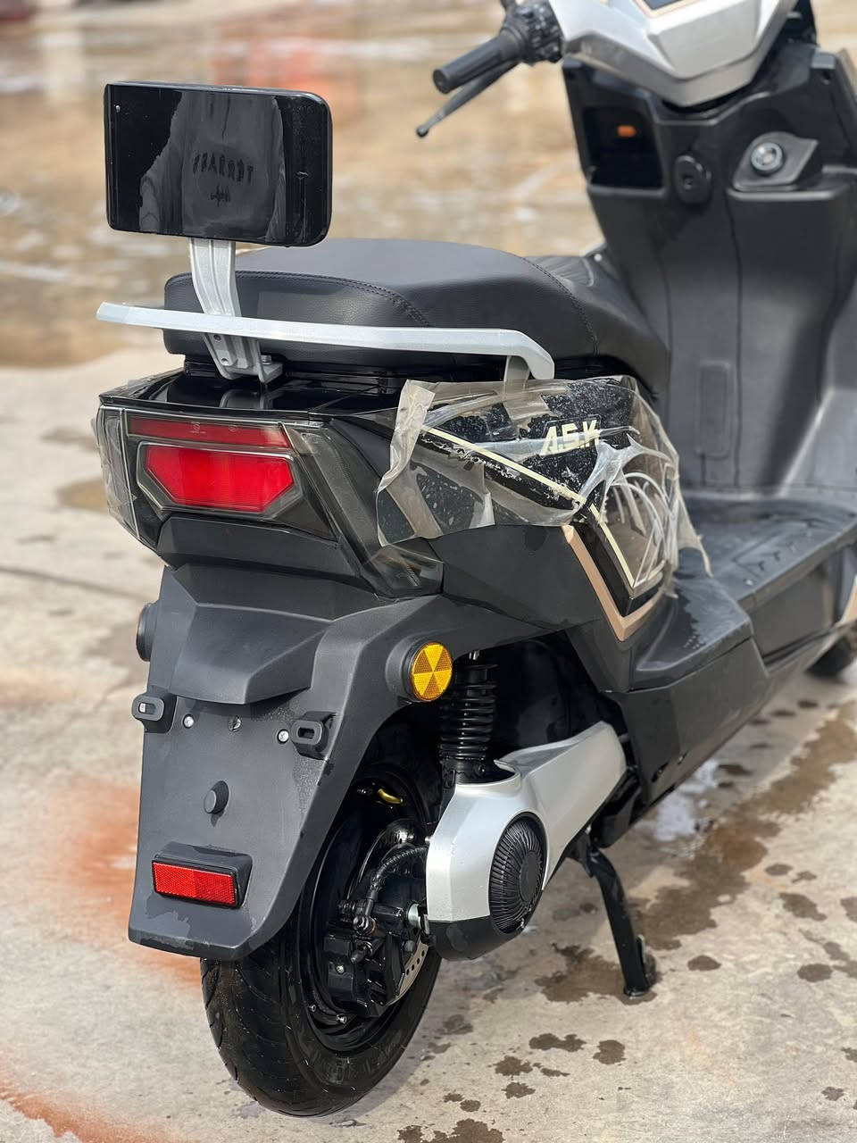 سلام عليكم عندي دراجه نوع a.s.k نظيفه استعمال بسيط اخت زيرو 
كامله هي وملحقاتها من (سويجين وبصمتين وشاحن)
سعرها ٨٨٠ وبيها مجال بسيط
موقعي بغداد حي الجهاد


**إذا كنت صاحب هذا الإعلان وتريد حذفه لأي سبب، رجاءا أرسل رسالة إلى الدعم الفني**