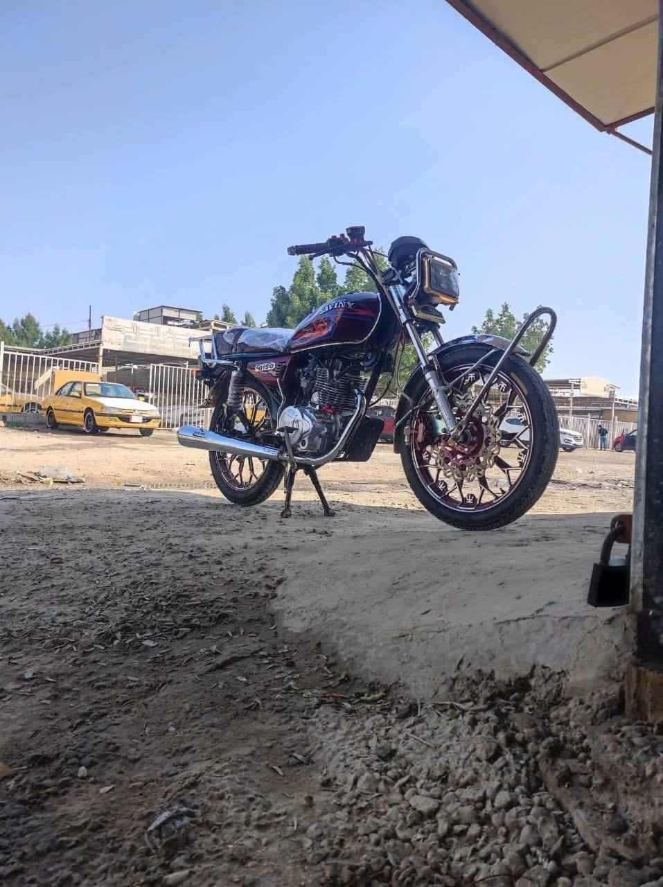 السلام عليكم للبيع دراجه
النوع سيفان 
موديل 2024
تشغيل عن بعد
بصمه
جهاز انذار
بريك عنبار
اوراق موجوده بس البارحه وكع عليهن مطر بس رقم الشاصي امبين العنوان بابل الحلة شارع ٤٠ شارع ابو خمره ***********
