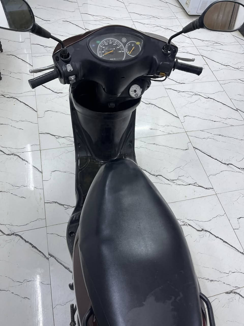 السلام عليكم اكزز ياباني للبيع قبل شهرين طالعة من المعرض وصل باسمك مباشر اطيك سعرها 1,600,000 
وبيها مجال حك الجية للتواصل ***********
