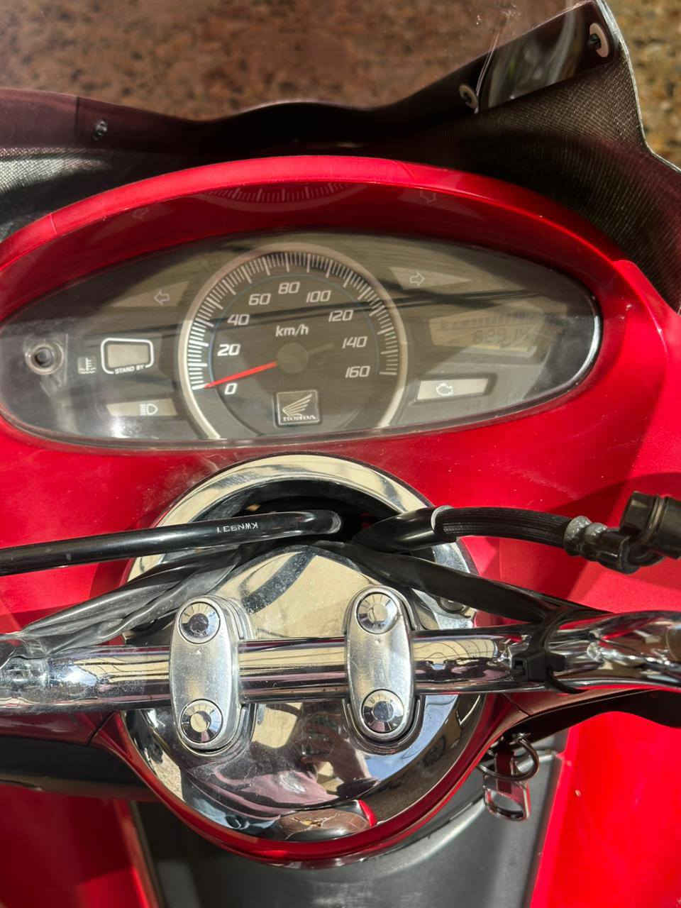 سلام عليكم
للبيع دراجه pcx جيل الاول ياباني موديل ١٦
هذا رقمي
***********
