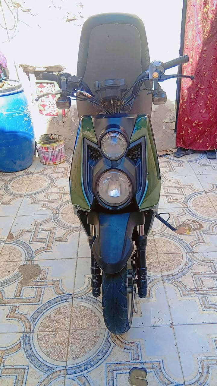 ليعني هاي  دراجه البيع ساكنس جبلي دراجه من اجيته شغله جبته البيت طفت ماعرف عطله السعر  550. رقم توصل واتساب ***********

