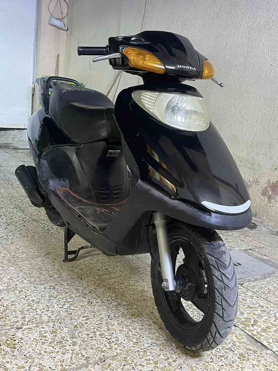 السلام عليكم   
سبيسي ياباني مجفته تجفيف درجه اولى غراض اصلية
دراجه كامله خير من الله
نكرة سلف . كهربائيات كامله 
كفرات اصليه ام الختم 
دراجه ماعوزها شي كاملة للاخير 
السعر ٦٠٠ وبخدمتكم 
للاستفسار خاص موجود او الاتصال على الرقم ***********
