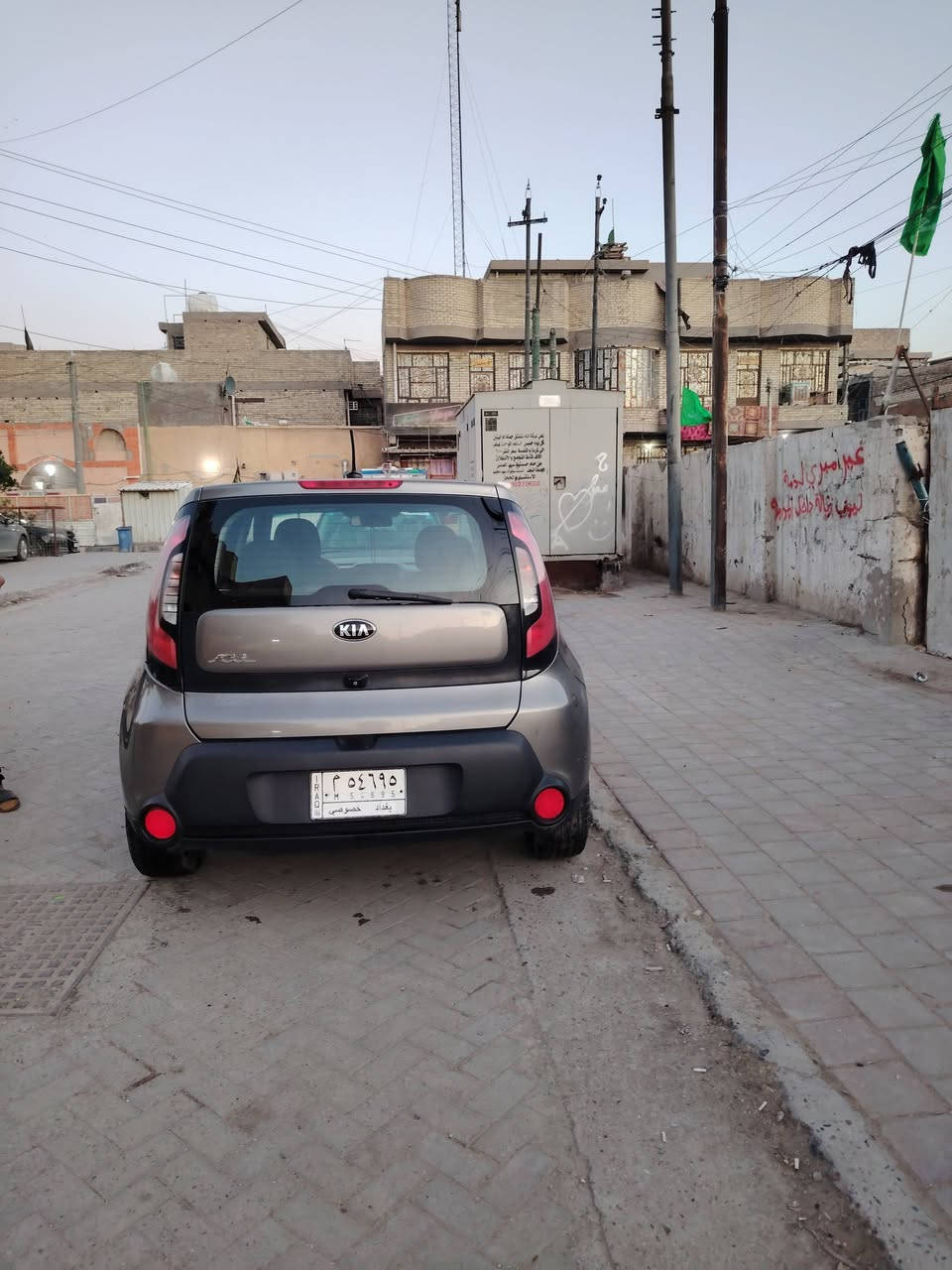 كيا صول 2015محرك 2000/باسمي مكان السيارة بغداد السعر 117هاتف ***********
