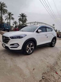 توسان 2018 رقم بغداد محرك 2000 سياره خليجي وكاله الكاصد معروفه مواصفات...