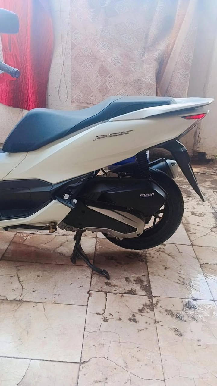 لسلام عليكم دراجه PCXللبيع الجيل الرابع 2021 مال رمبه ختم واحد مكينه كفاله الشراي يتصل ويدلل ***********مكاني الدوره ابو دشير
