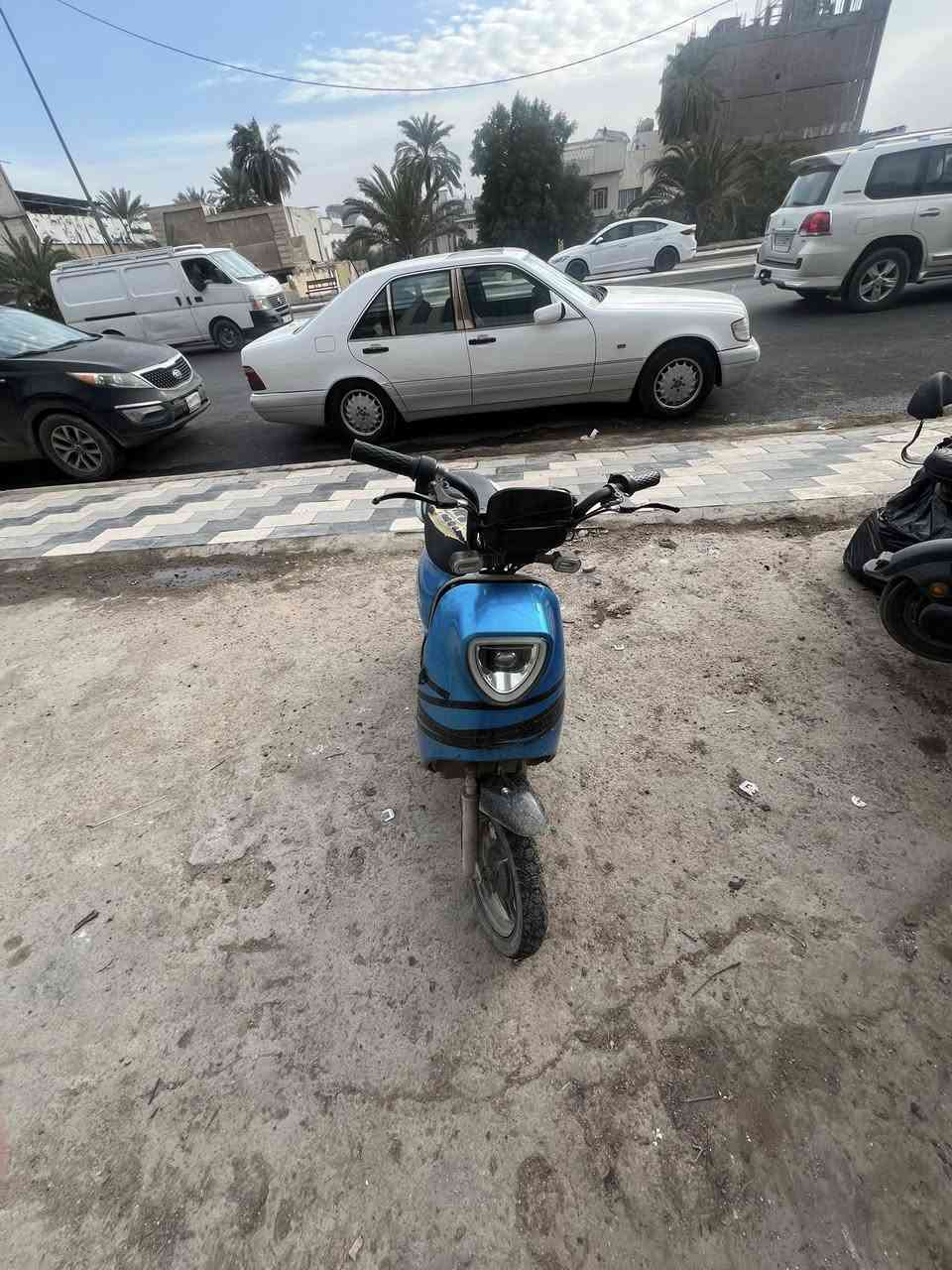 دراجه شحن مستعمله السعر ٢٠٠ بطاريات قويه  المامون بين تقاطع سيد الحليب و تقاطع الاردن الرقم ***********
