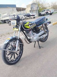 سولنك للبيع موديل2024 دراجه محرك كبس مامفتوح اخرس صوت مابيه دراجه نضيف...