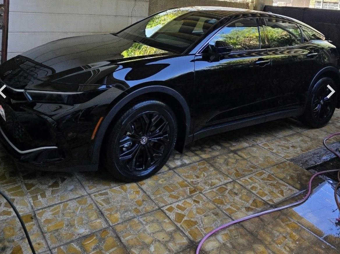 موديل 2023 وارد امريكي بدون ايرباك
السيارة ماشية 24 ميل
الكراسي جلد بيها خاصية التدفئة والتبريد للمقاعد الأماميه وتدفئة للمقاعد الخلفية 
بيها نظام أمان قبل التصادم PCS
ومثبت السرعة DRCC 
نظام تتبع المسار LTA 
كامرات محيطية 360درجة
عدد الحساسات 12 
6 حساسات بالأمام 
6 حساسات خلفية
رادار امامي ورادار خلفي 
علما ان السياره مغلفه ضمان 5 سنوات 
وبعد هواي مواصفات فول ليمتد

السعر 255 $للاستفسار ***********
